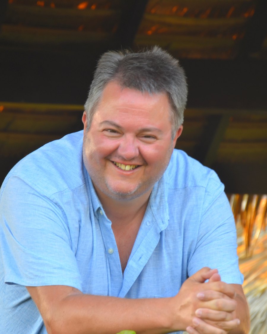 Paul Lavender, Senior Minister and Team Leader